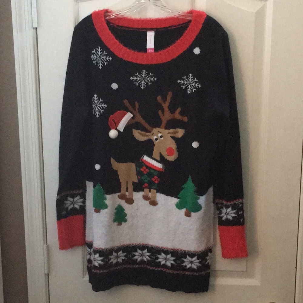 FINAL MARKDOWN Juniors’ No Boundaries Holiday Sweater (XL 15-17)